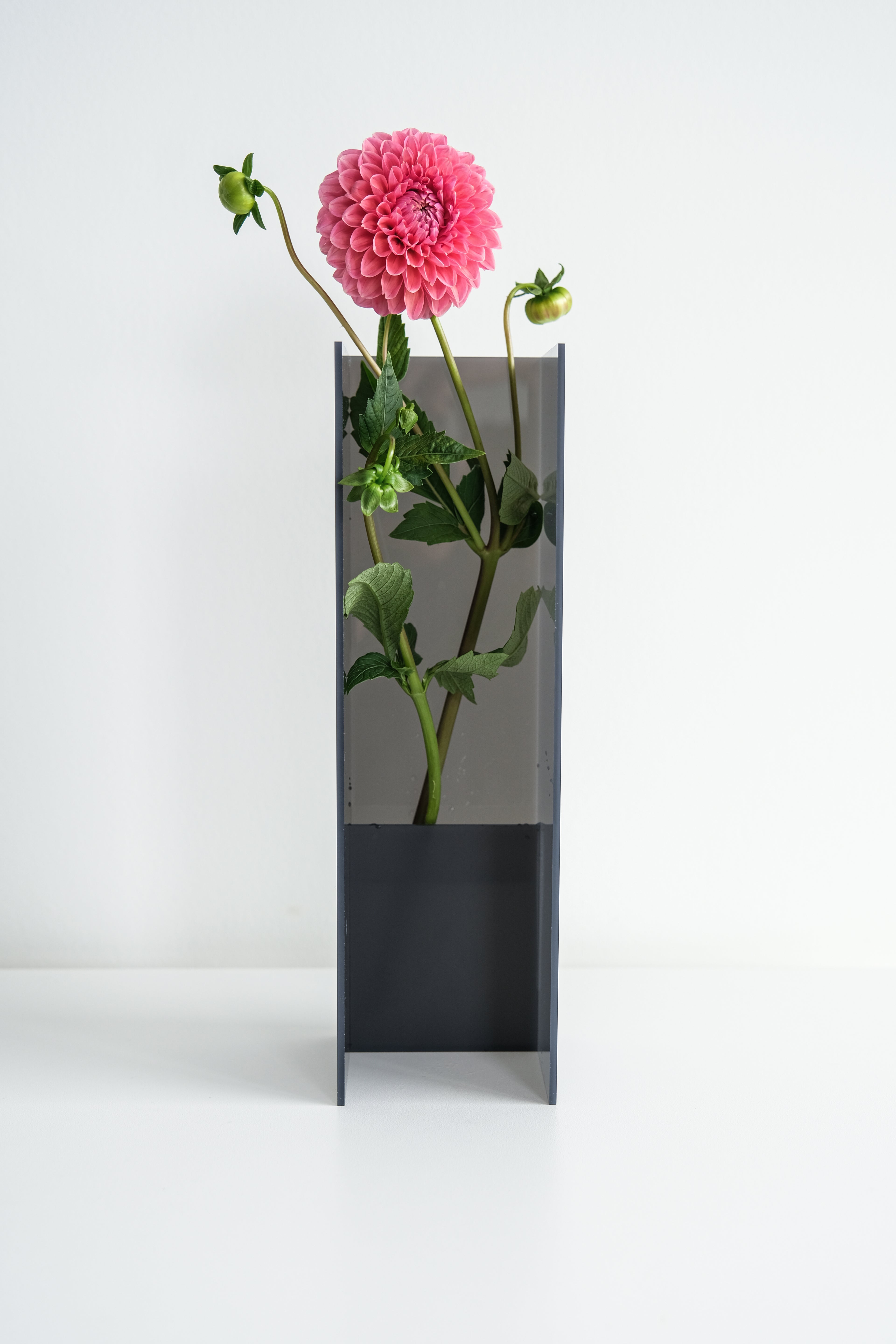 Nook Vase - Smoke