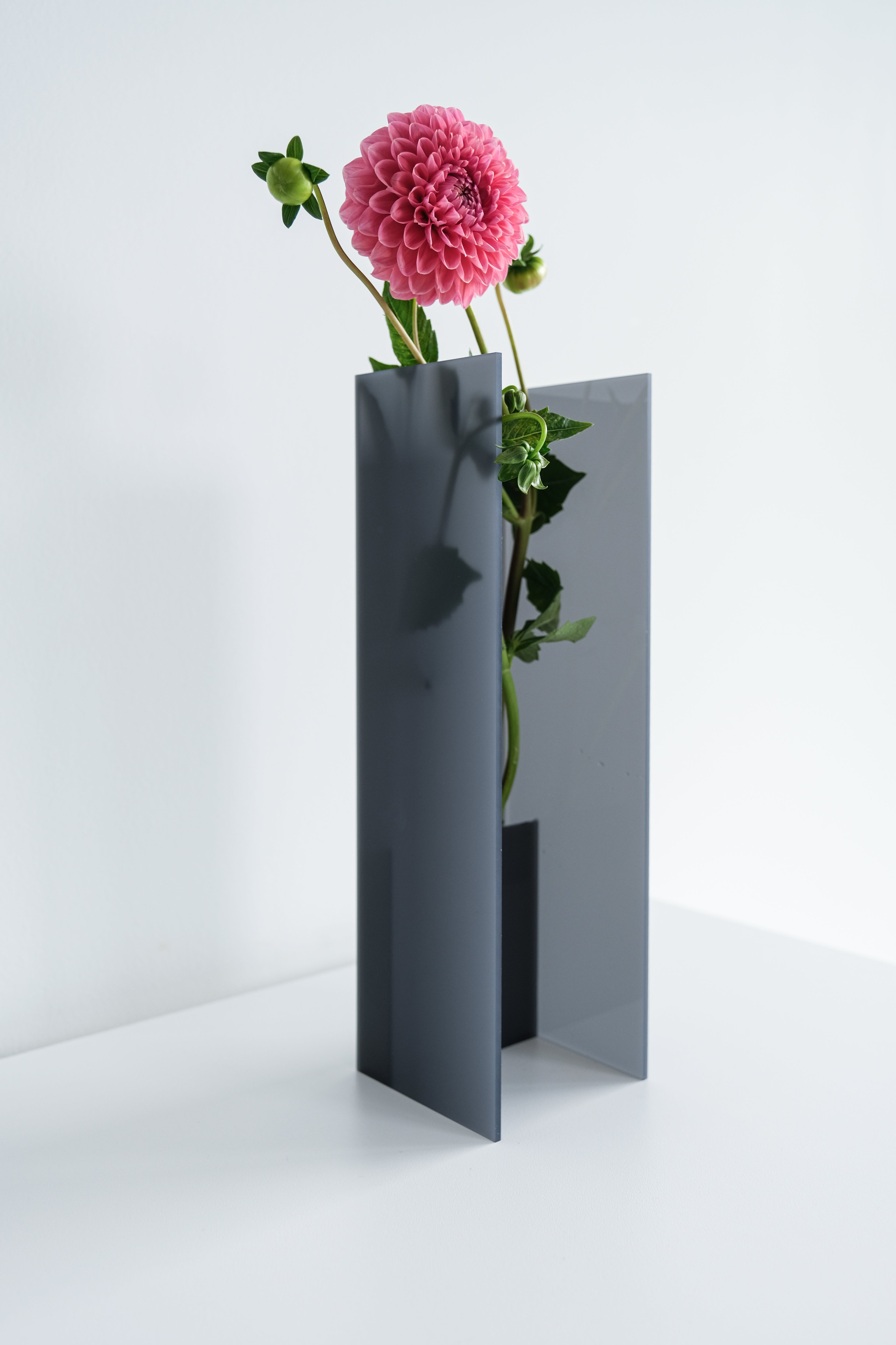 Nook Vase - Smoke